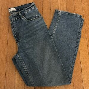 Abercrombie & Fitch 90’s Straight Ultra High Rise jeans